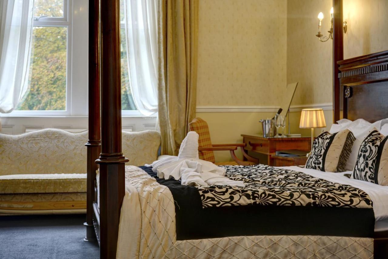 Durker Roods Hotel Huddersfield Bagian luar foto